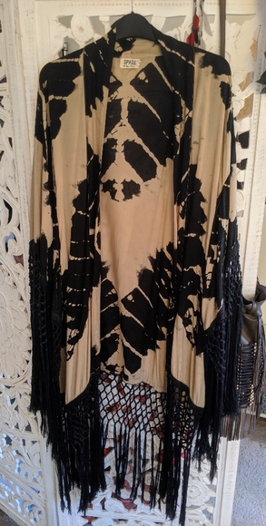 Spell & the Gypsy Kimonos Collection, black & reds - Picture 4 of 8